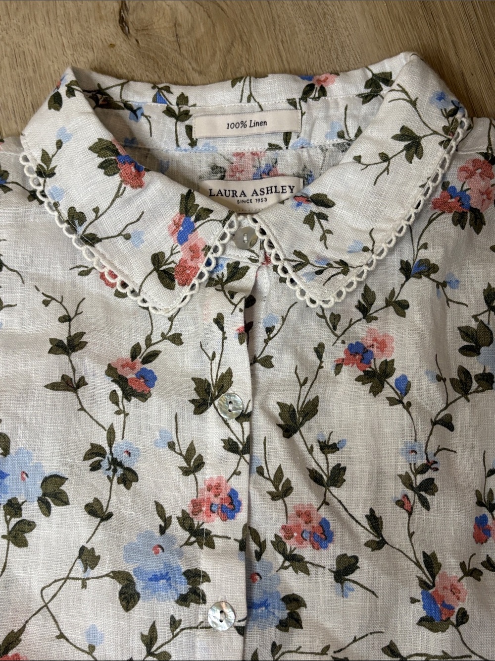 Laura Ashley 100% Linen Floral Blouse XL Vintage Cottagecore Button Front - Picture 3 of 5